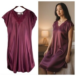 Go Softly Nightgown Nightie Negligee Medium 8 10 Burgundy Maroon Silky